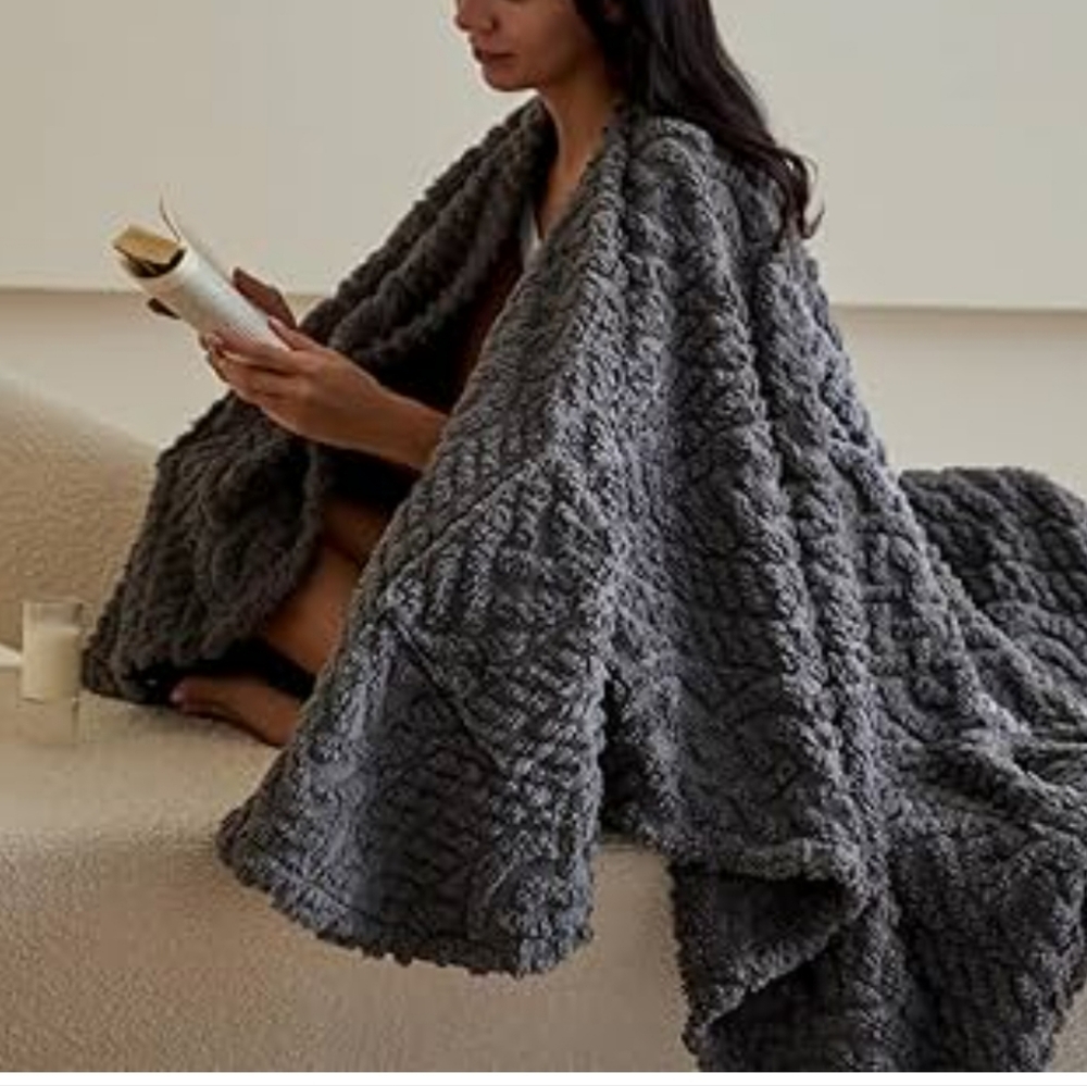 Cozy Gray Hooded Fuzzy Sherpa Fleece Poncho NWOT